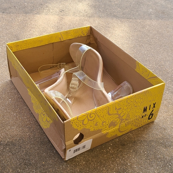 Clear Strap Heels - Picture 6 of 10